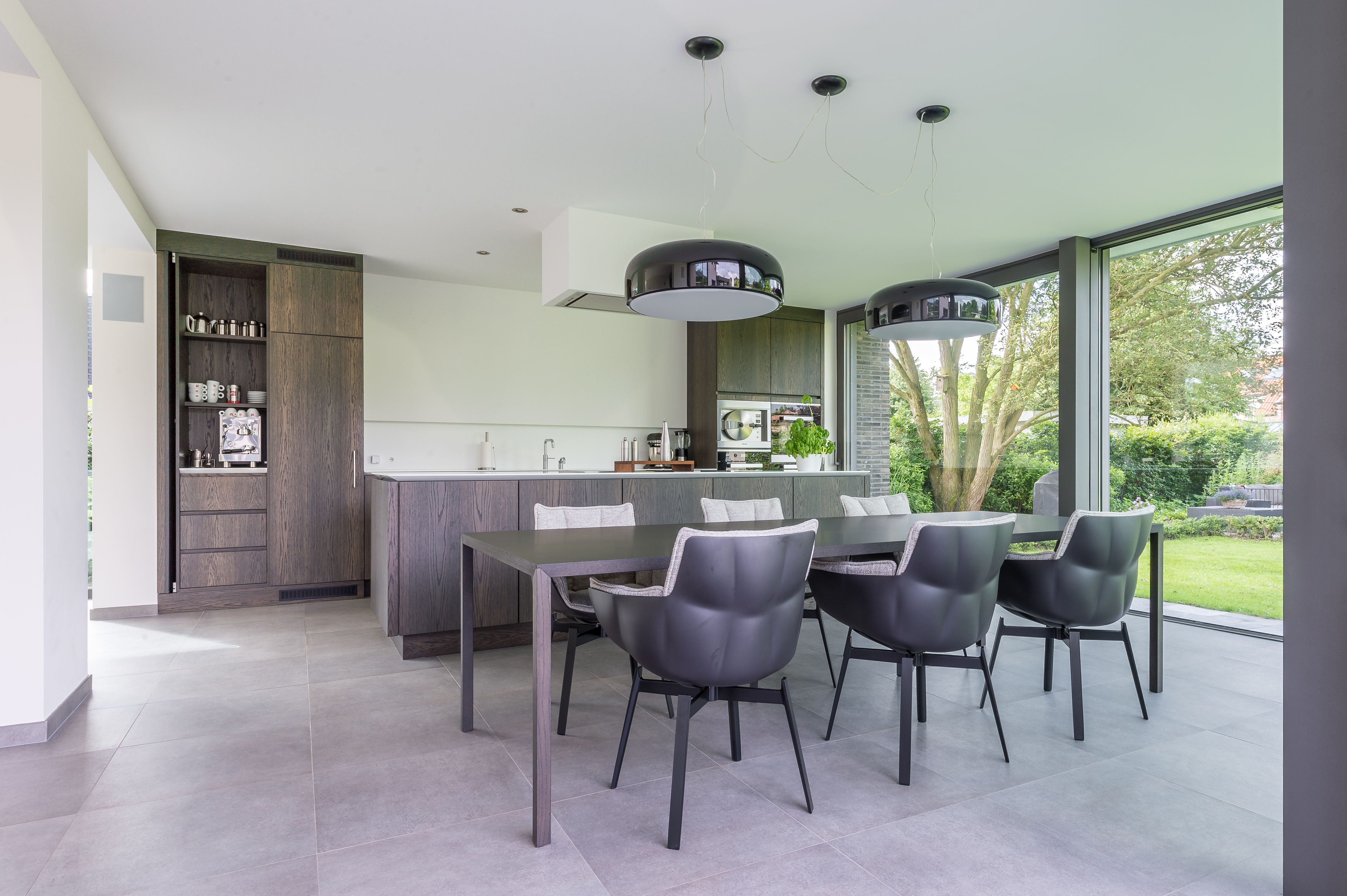 keuken fineer en corian werkblad